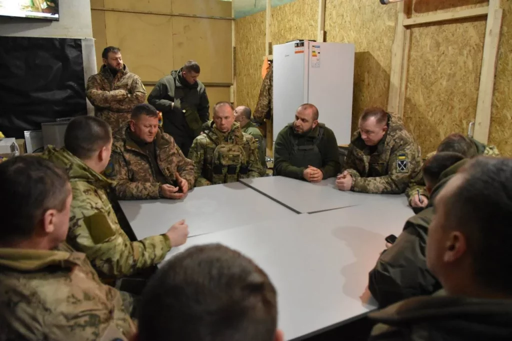 Умеров и Залужный посетили позиции украинских военных под Купянском