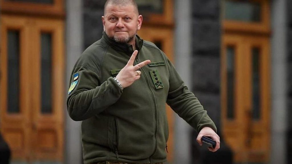 Зеленский отправил Залужного в отставку: кто стал новым Главкомандующим ВСУ