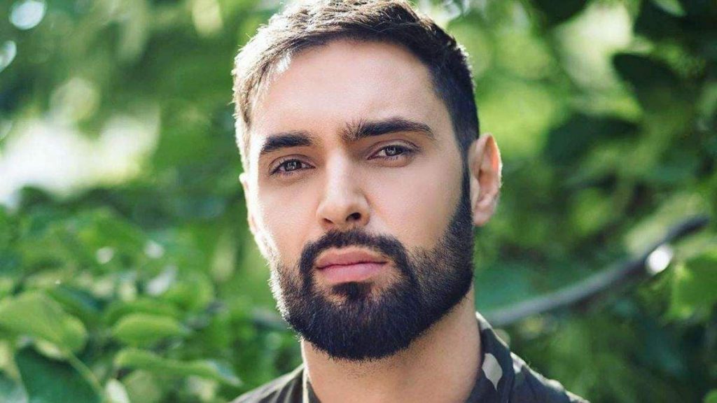 «В моей жизни сейчас все спонтанно»: украинский певец шокировал поклонников неожиданной новостью