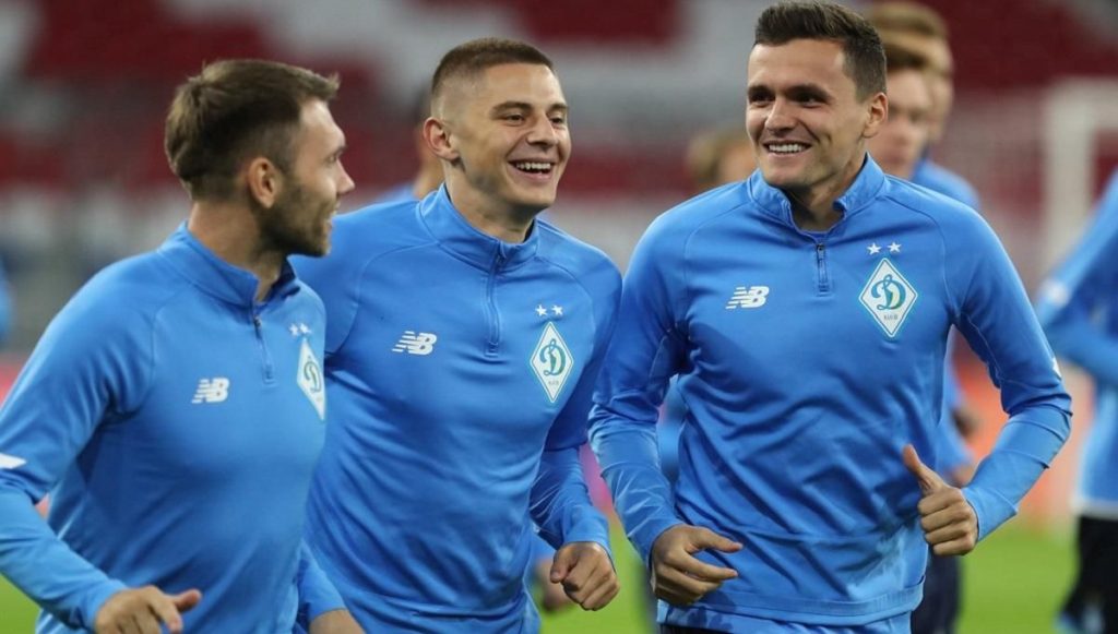 Футболисты