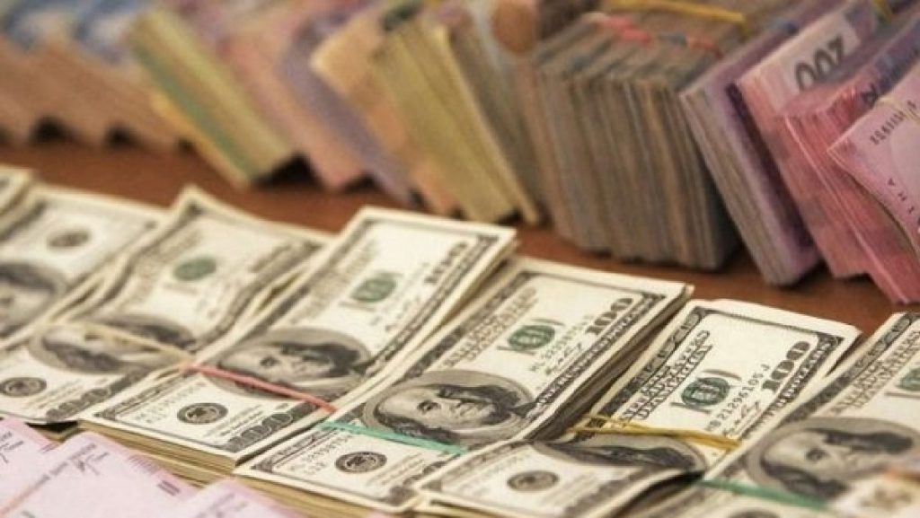 Какие изменения в курсе валют 12 марта: стоимость доллара, евро и злотого Какие изменения в курсе валют 12 марта: стоимость доллара, евро и злотого