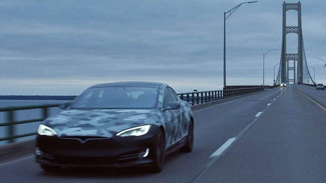 Владельцы Tesla маскируют машины под другие бренды: политика Маска бьет по имиджу компании