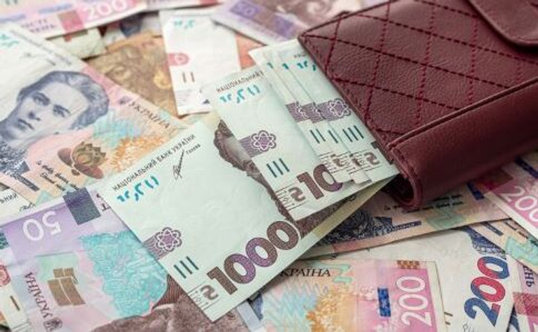 Якою буде мінімальна зарплата в Україні у 2026 році: прогнози, плани уряду та вплив економічної ситуації на доходи українців