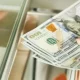 Нестабільний курс долара та євро: які валюти є більш надійними