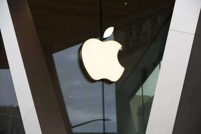 Apple обвиняют в сокрытии проблем с ИИ: иск от акционеров стал новым испытанием для технологического гиганта