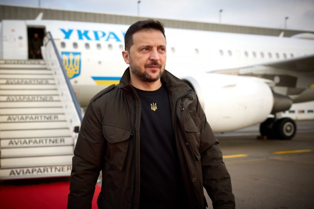 Зеленский в Лондоне: президент Украины встретится с премьером Стармером и королём Чарльзом III