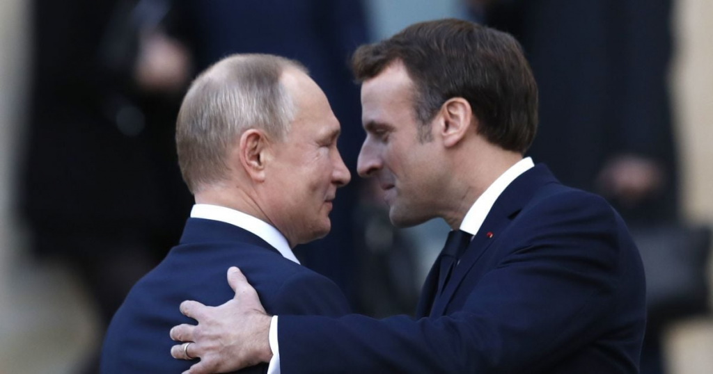Два часа разговора после двух лет молчания: о чём говорили Макрон и Путин Два часа разговора после двух лет молчания: о чём говорили Макрон и Путин