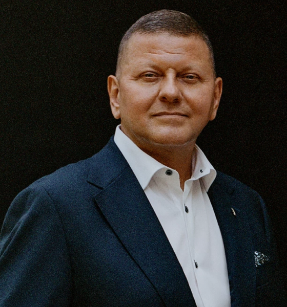 Валерий Залужный снялся для Vogue и рассказал об уроках войны в Украине