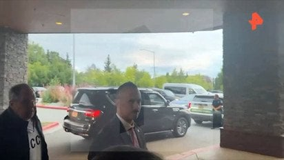 Лавров на Аляске в свитере с провокационной надписью «СССР» — что стоит за его заявлениями