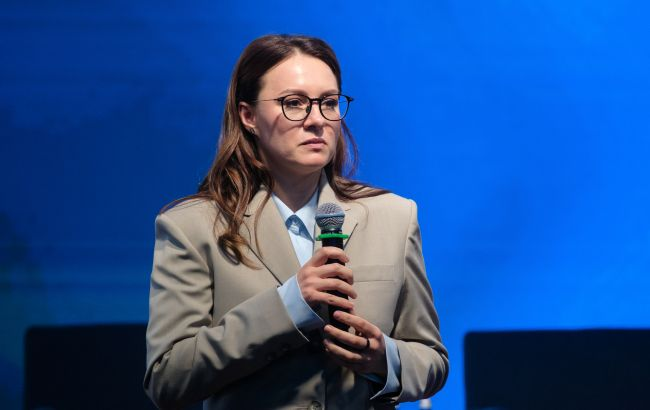 Выезд мужчин за границу до 22 лет: премьер озвучила позицию правительства и назвала ключевые условия