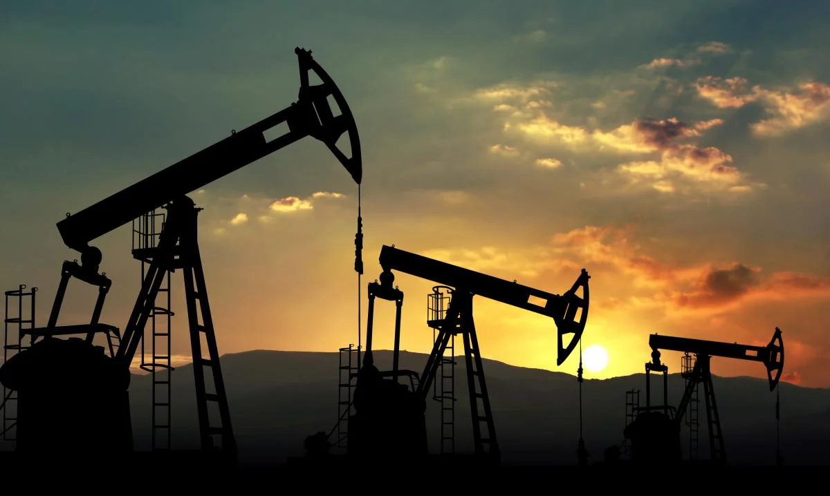 ОПЕК+ увеличивает добычу нефти — останется ли Россия в игре