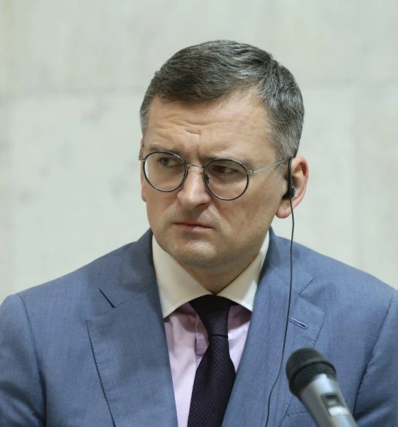 «Побег или дипломатия?» Кулеба развеял слухи о выезде из Украины в Польшу