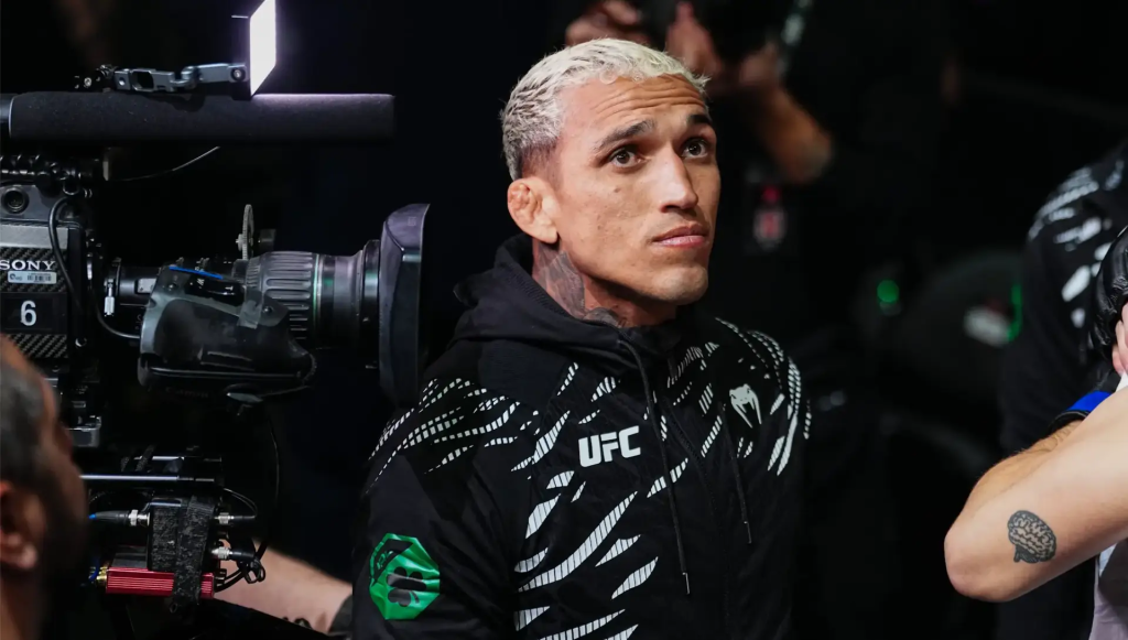 Оливейра победил Гамрота сабмишном во втором раунде на UFC Rio в Бразилии