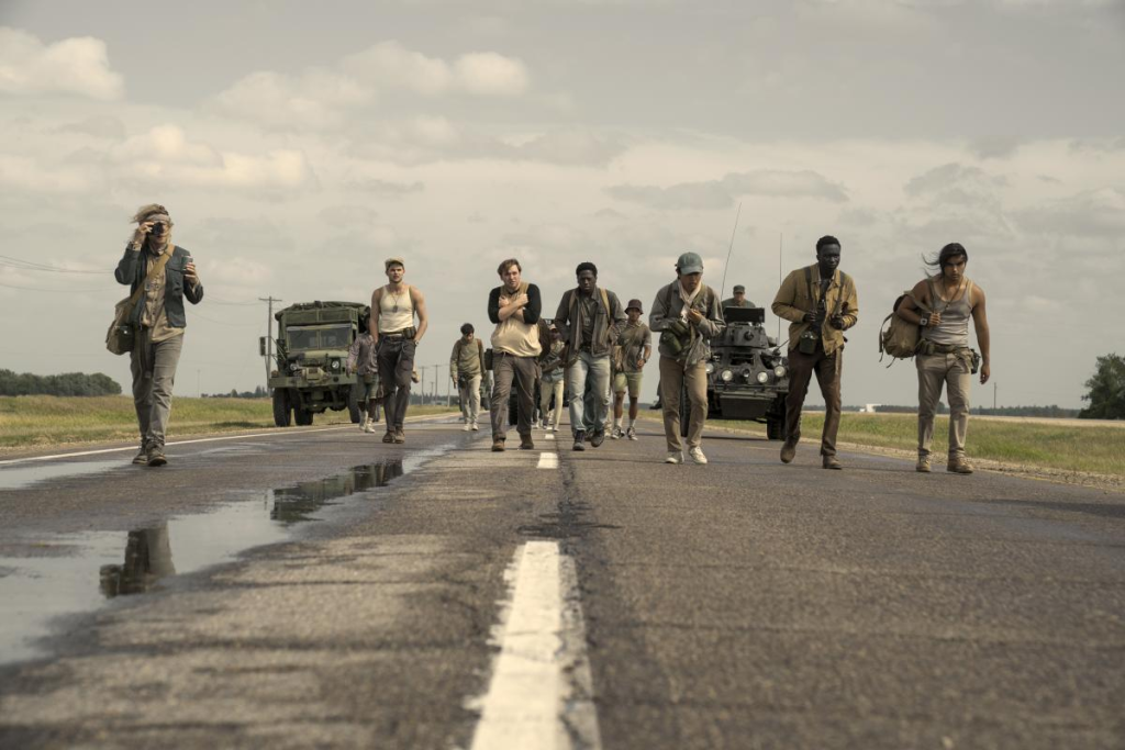 Вышел фильм «Долгая прогулка» — антиутопия по Кингу, которую уже назвали лучшей экранизацией писателя Вышел фильм «Долгая прогулка» — антиутопия по Кингу, которую уже назвали лучшей экранизацией писателя