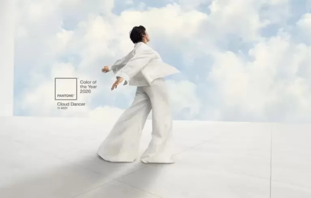 Pantone назвал цвет 2026 года: Cloud Dancer — почему именно этот оттенок станет трендовым Pantone назвал цвет 2026 года: Cloud Dancer — почему именно этот оттенок станет трендовым