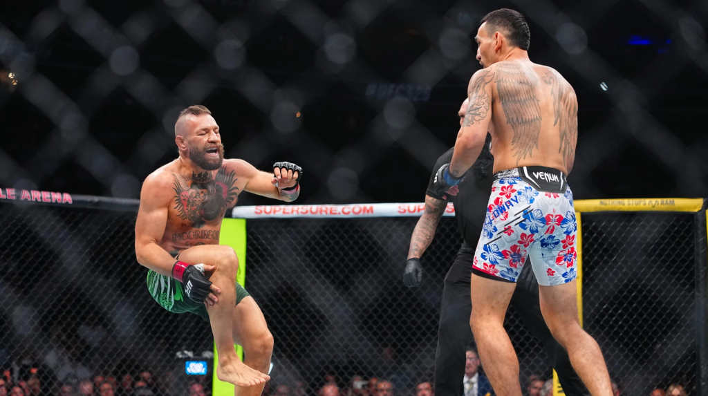 Конор Макгрегор проиграл Максу Холлоуэю на UFC 329 после досрочной остановки боя