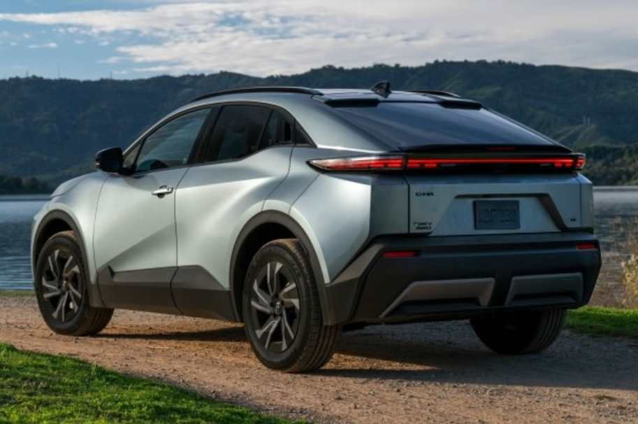 Toyota C-HR 2027 возвращается как электрокроссовер: цена, запас хода и характеристики