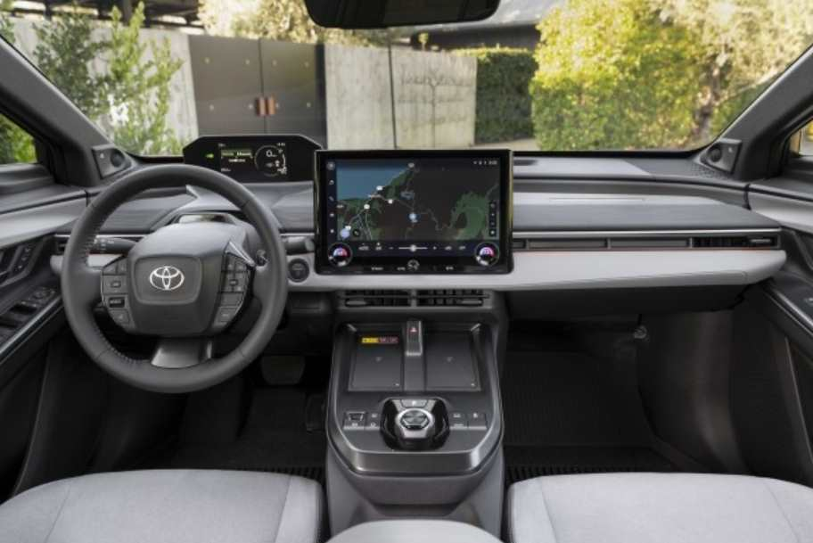 Toyota C-HR 2027 возвращается как электрокроссовер: цена, запас хода и характеристики