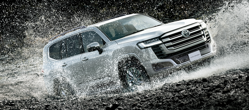 Новый Toyota Land Cruiser 300 получил гибрид на 457 л.с.: характеристики и цены внедорожника
