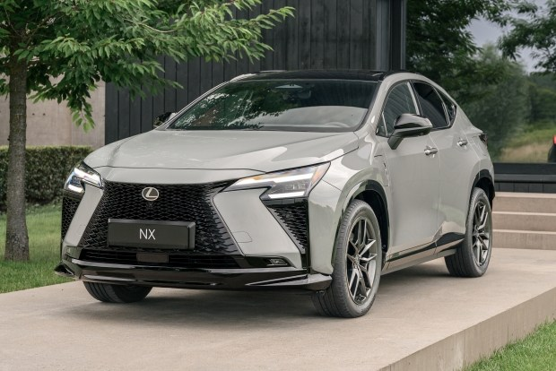 Lexus NX 2027 получил крупное обновление: новый гибрид, запас хода 100 км и дизайн